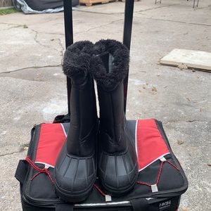 Women size 9 snow boots